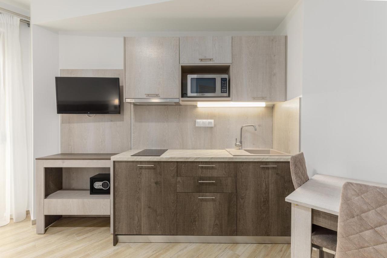 Aria Garden Suites Nikiti  Eksteriør billede