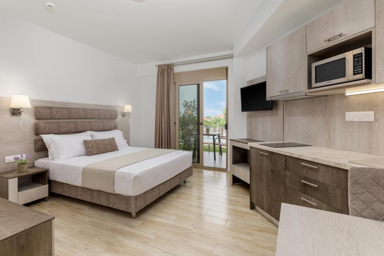 Aria Garden Suites Nikiti  Eksteriør billede